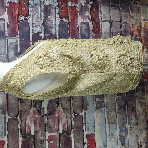 Suzelle Gold Lurex Crochet Sweater Vest - Picture 5 of 9